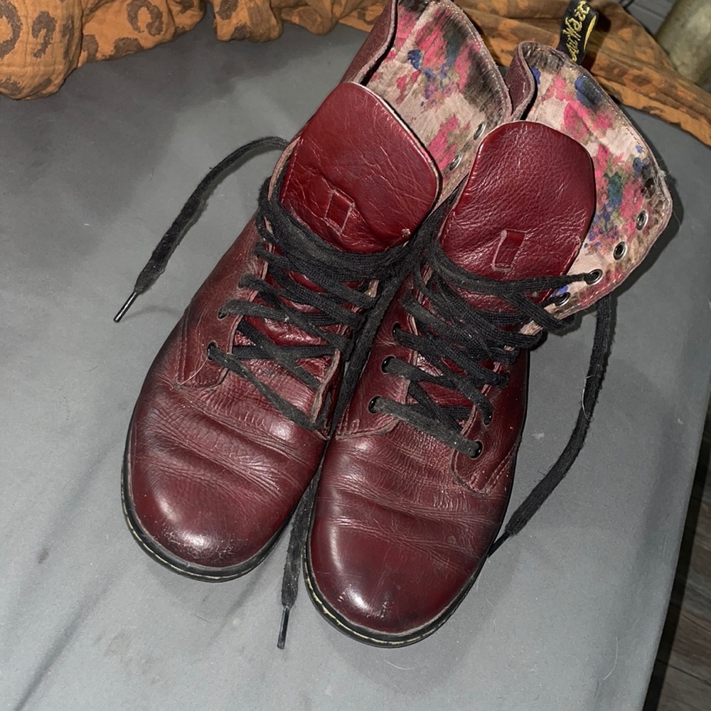 BURGUNDY DR MARTAN CANVAS SHOES